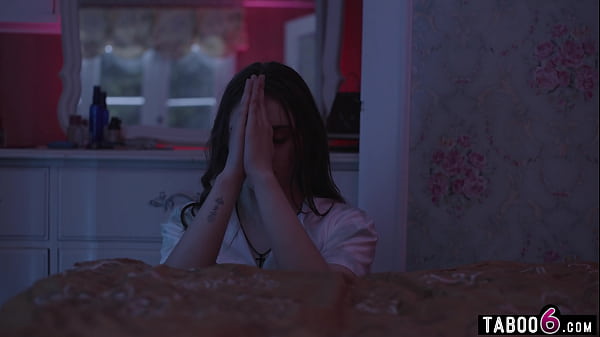 Beautiful Teen Girl poses in anal